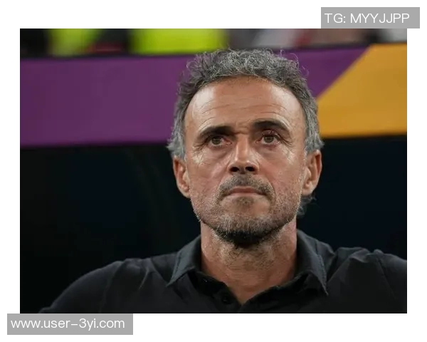 法媒报道恩里克重用16岁右后卫拒绝其参加U17世界杯引发关注