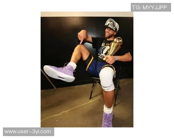 库里穿艾弗森签名鞋引热议艾弗森幽默回应称赞那个男人 库里穿艾弗森签名鞋引热议艾弗森幽默回应称赞那个男人